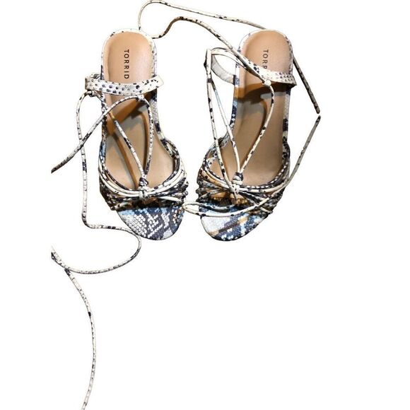 Torrid reptile print wedge esperadille sandals. NWOB. Size 9W - Picture 2 of 6